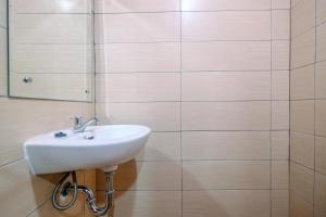 Comfort Living Studio at Margonda Residence 5 Apartment By Travelio