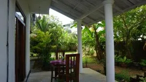 Tree House Villa - Ahangama Central