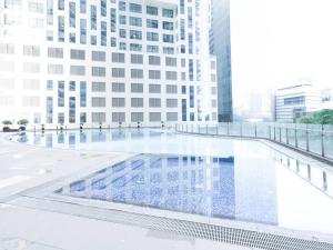 High Floor 2BR in Knightsbridge Residences Makati