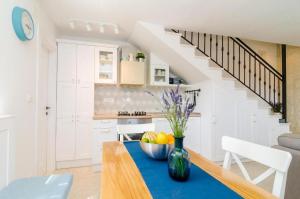 Beachfront Villa with Swimming Pool,Terrace and Sea view