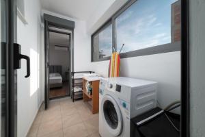 3BA next to metro and Athens city center with view