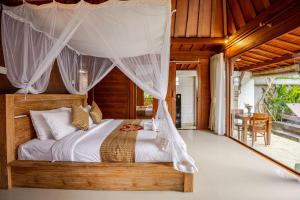 Villa Pipi - Serenity Semi Wooden Private Pool Villa in Ubud