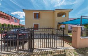 One-Bedroom Apartment In Fazana