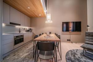 Polar Chalet Ski-in Ski-out by Aavalevi