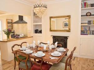 Primrose House - Large Victorian Townhouse