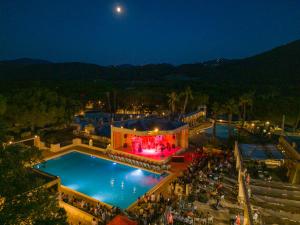 Campings Camping les Cigales : photos des chambres