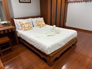 ATHome Sriracha near Koh Loy