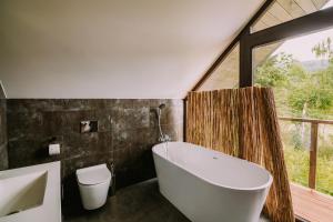 Szumny Dwór - pokoje z łazienkami