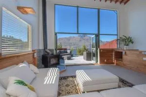 Mountain, lake, sun and this beautiful home - 格莱诺基