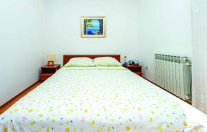 Five-Bedroom Holiday Home,Pool,Barbecue