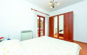 Five-Bedroom Holiday Home,Pool,Barbecue