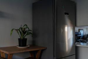 Lovely 2 bed in a secure complex with BBQ area