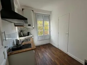 Oliasi Poissy - 维尔尼斯苏泽