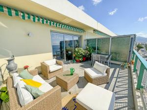 Breathtaking Rooftop Experience on Promenade