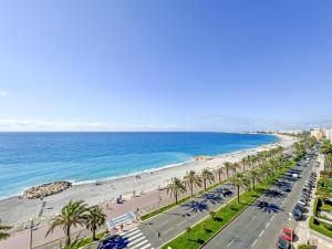 Breathtaking Rooftop Experience on Promenade