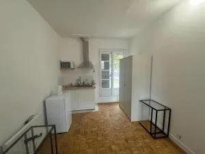 Oliasi Poissy - 维尔尼斯苏泽