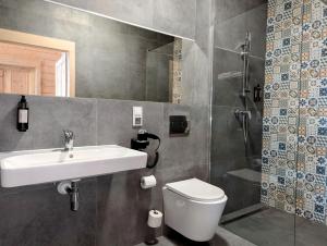 Two-Bedroom Apartment with Marina View room in Stanica Wodna Stranda