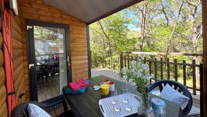 Campings Camping Rives du Lac de Sainte Croix : photos des chambres