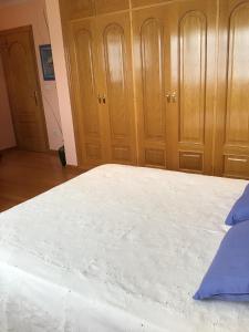 Spacious Apartment in Viveiro with Sea View