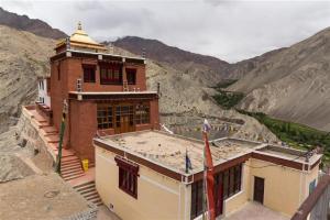 Gopa Residency Temisgam, Sham Vallery