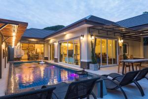 The Peak Pool Villa