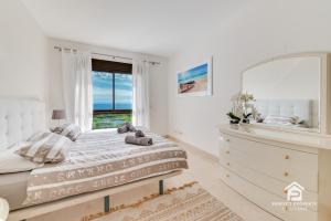 Golfers paradise - 2BR with garage and pool