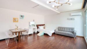 Chuncheon Dogandstay