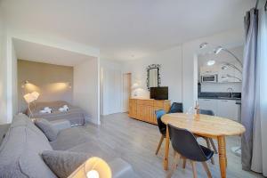 Confortable Studio Calme, Latour Mauboug-CARLTON MARTINEZ A0B107