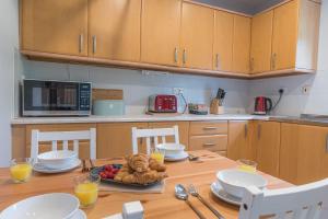 Hollace, Lake District bungalow with hot tub and stunning views