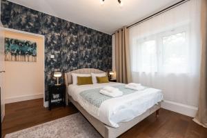 Stylish & Elegant 2-BR Flat In Greenwich London