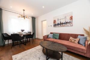 Stylish & Elegant 2-BR Flat In Greenwich London