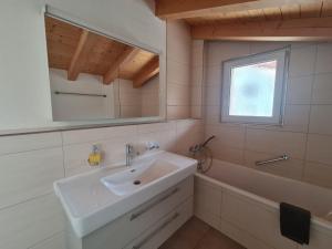 Jungfrau Penthouse - Aare Jungfrau AG