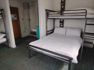 Family Room with Private Bathroom room in YHA Malham
