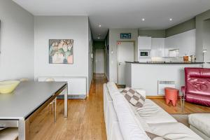 Long Island 19, B52 G