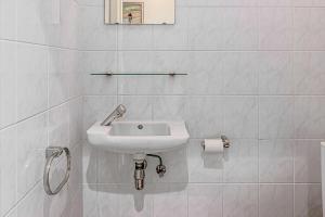 Long Island 19, B52 G