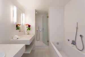 King Suite room in Room Mate Aitana