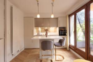 Charmant Appart, terrasse verdoyante, proche Paris