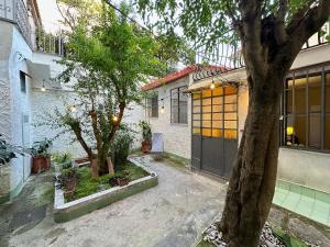 Villetta storica nel cuore di Napoli by Dimorra