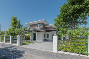 The garden pool villa resort
