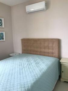 Lindo apartamento com dois quartos , frente mar