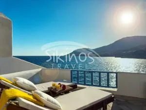 Traditional Seafront Family House - Síkinos