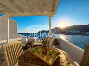 Traditional Seafront Family House