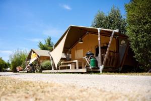 Tentes de luxe Glamping Ornans : photos des chambres