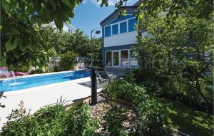 Two-Bedroom Apartment In Vodice