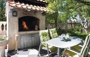 Two-Bedroom Apartment In Vodice