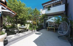 Two-Bedroom Apartment In Vodice