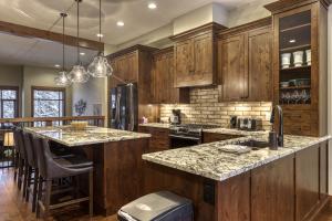 17 Village Walk Sun Peaks BC