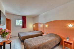 Hotels Villa Martegale Hotel Restaurant : photos des chambres