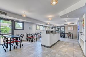 Hotels Villa Martegale Hotel Restaurant : photos des chambres