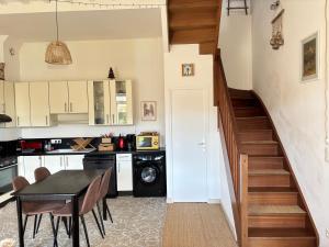 Appartements Les Douves Duplex 5 personnes lumineux avec jardin et terrasse amenagee , vue sur chateau a 5mn de la mer, proche Omaha Beach et Bayeux : photos des chambres